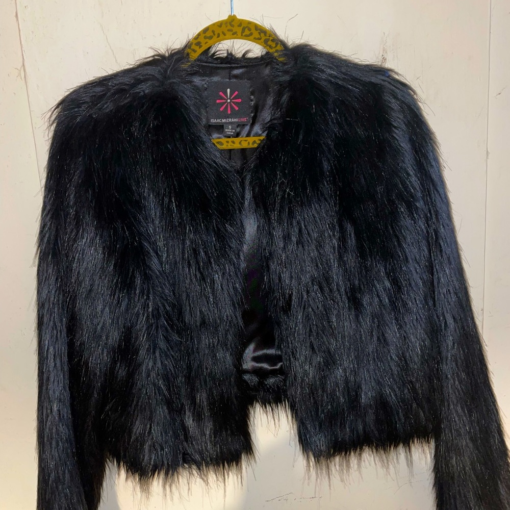 SOLD‼️‼️‼️🎉Isaac Mizrahi Faux Fur Jacket